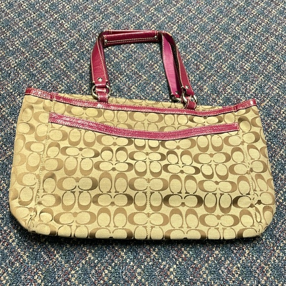 Used Coach over the shoulder bag - Picture 5 of 17